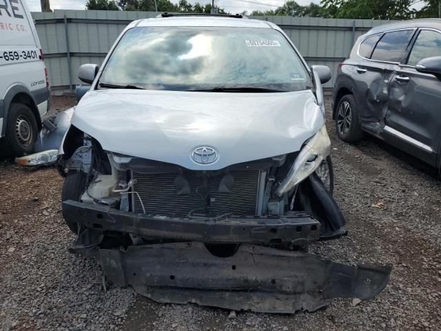 Photo 5 from auction – 2015 TOYOTA SIENNA LE with VIN 5TDJK3DC5FS125313