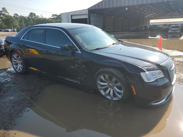 Photo 4 from auction – 2019 CHRYSLER 300 TOURIN with VIN 2C3CCAAG2KH609888