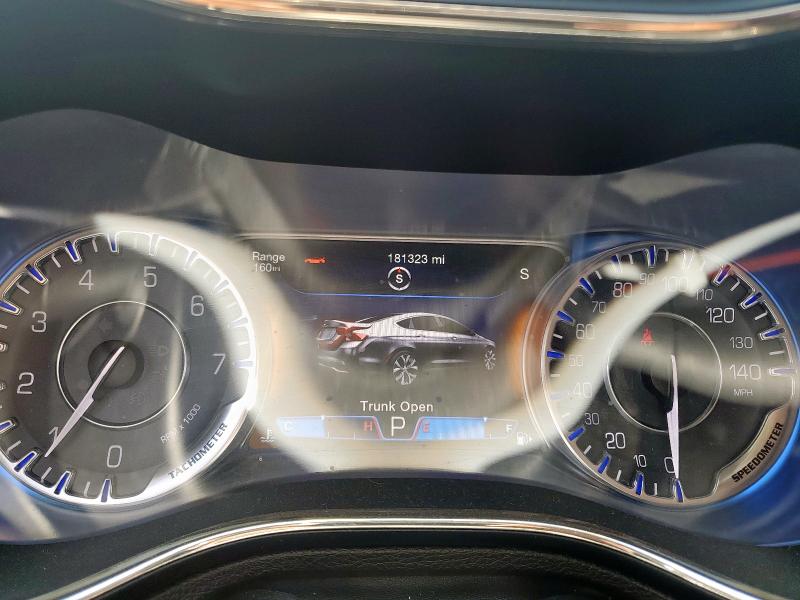Photo 9 from auction – 2015 CHRYSLER 200 C with VIN 1C3CCCCG0FN510041
