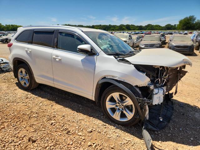Photo 4 from auction – 2017 TOYOTA HIGHLANDER with VIN 5TDDZRFH9HS453552