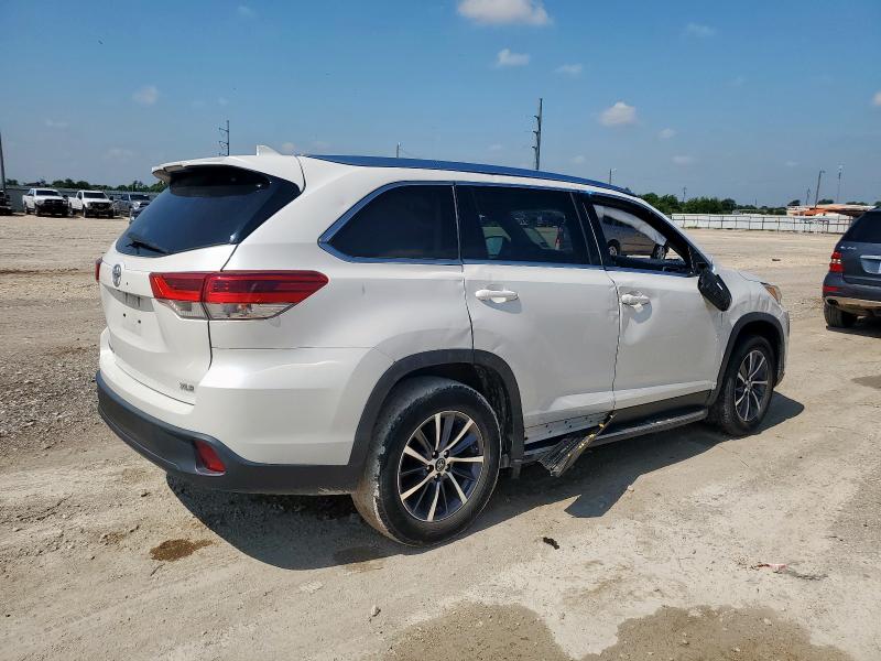 Photo 3 from auction – 2019 TOYOTA HIGHLANDER with VIN 5TDKZRFH6KS563795