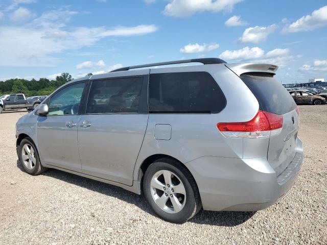 Photo 2 from auction – 2014 TOYOTA SIENNA LE with VIN 5TDKK3DC2ES475744