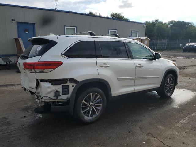 Photo 3 from auction – 2019 TOYOTA HIGHLANDER with VIN 5TDJZRFH4KS713995