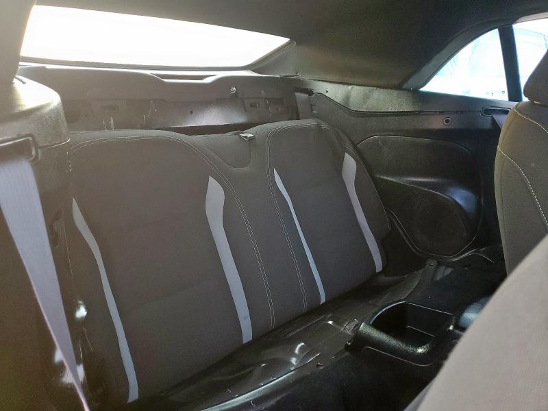 Photo 10 from auction – 2017 CHEVROLET CAMARO LT with VIN 1G1FB3DS7H0117869