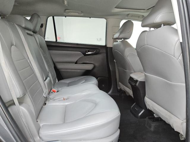 Photo 11 from auction – 2022 TOYOTA HIGHLANDER with VIN 5TDGBRCH5NS550491