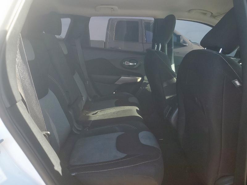 Photo 11 from auction – 2018 JEEP CHEROKEE L with VIN 1C4PJLCB1JD558623