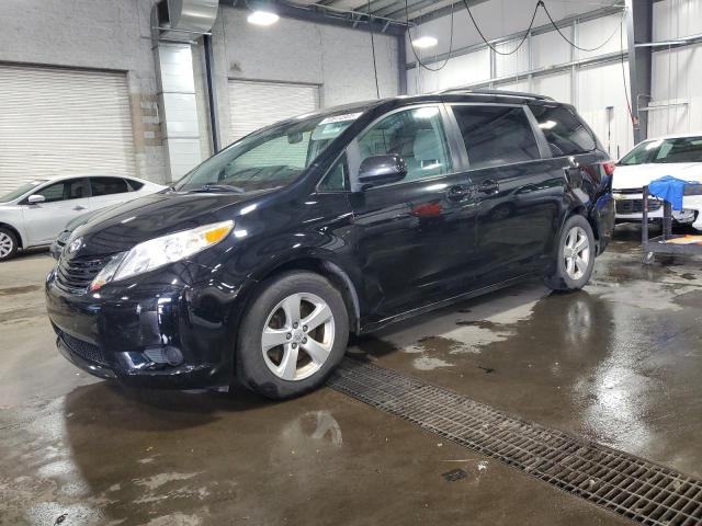 TOYOTA SIENNA LE 2017 with VIN 5TDKZ3DC4HS900722 - Photo from auction