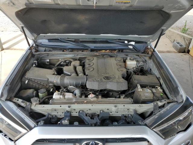 Photo 11 from auction – 2018 TOYOTA 4RUNNER SR with VIN JTEBU5JR4J5571241