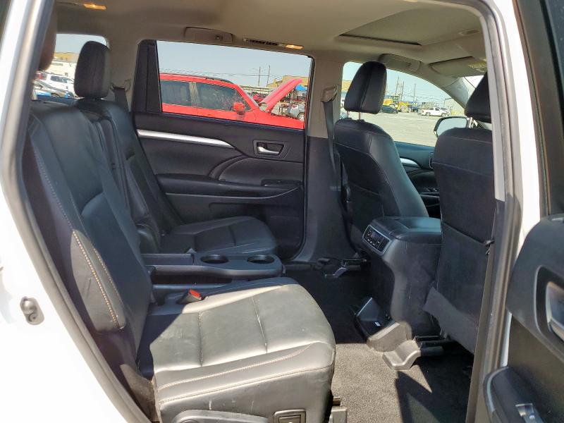 Photo 11 from auction – 2019 TOYOTA HIGHLANDER with VIN 5TDKZRFH2KS553989