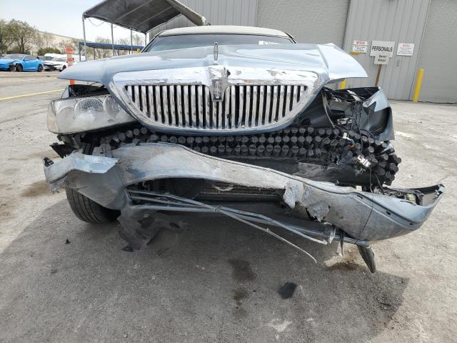 Photo 5 from auction – 2004 LINCOLN TOWN CAR U with VIN 1LNHM83W34Y687080