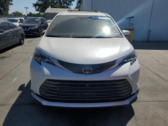Photo 5 from auction – 2022 TOYOTA SIENNA LIM with VIN 5TDERKEC3NS092199