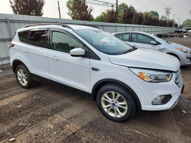 Photo 4 from auction – 2017 FORD ESCAPE SE with VIN 1FMCU9GD5HUC92016