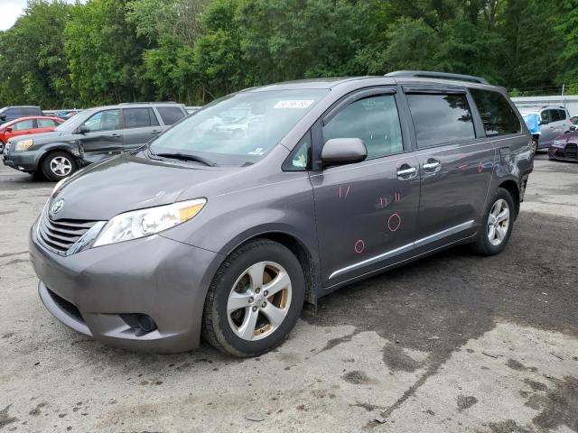 Photo 1 from auction – 2017 TOYOTA SIENNA LE with VIN 5TDKZ3DC6HS829877