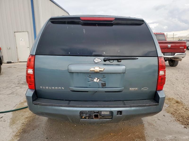 Photo 6 from auction – 2010 CHEVROLET SUBURBAN K with VIN 1GNUKHE30AR256432