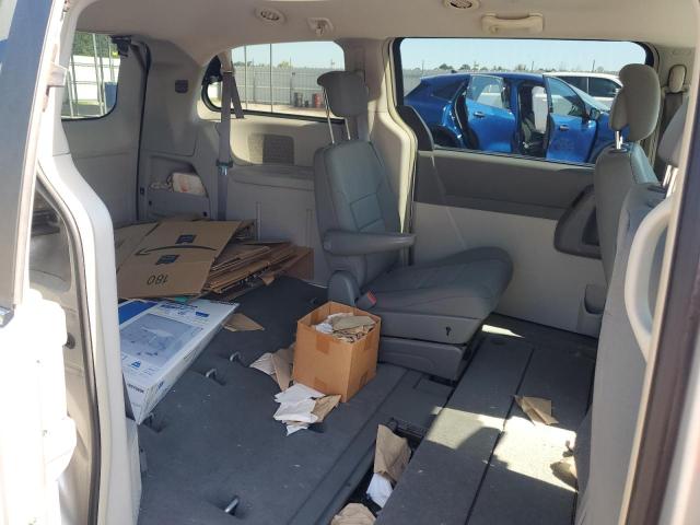 Photo 11 from auction – 2010 CHRYSLER TOWN & COU with VIN 2A4RR4DE2AR344022