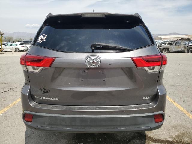 Photo 6 from auction – 2018 TOYOTA HIGHLANDER with VIN 5TDKZRFH6JS539818