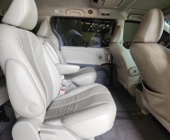 Photo 11 from auction – 2012 TOYOTA SIENNA XLE with VIN 5TDYK3DC4CS215367
