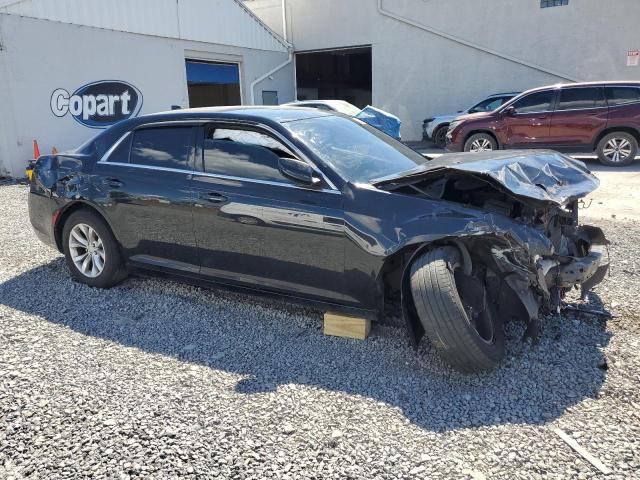 Photo 4 from auction – 2015 CHRYSLER 300 LIMITE with VIN 2C3CCAAG8FH797399