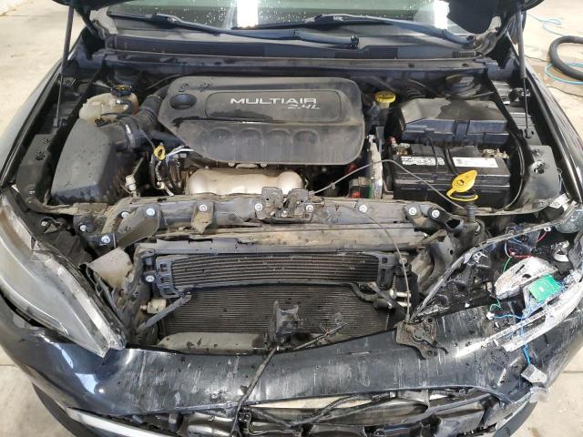 Photo 11 from auction – 2017 CHRYSLER 200 LIMITE with VIN 1C3CCCABXHN504046