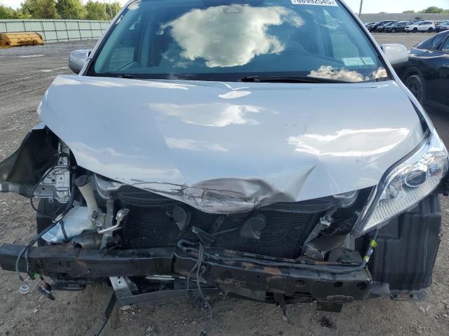 Photo 12 from auction – 2018 TOYOTA SIENNA LE with VIN 5TDKZ3DC7JS948303