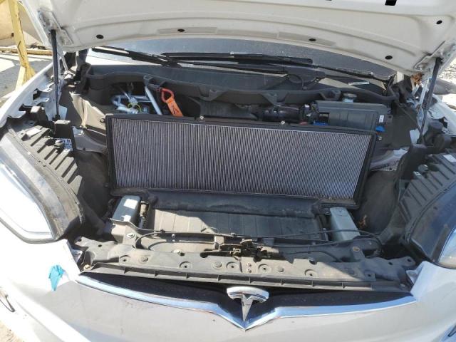 Photo 12 from auction – 2020 TESLA MODEL X with VIN 5YJXCAE20LF231556