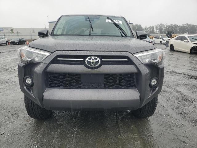 Photo 5 from auction – 2023 TOYOTA 4RUNNER SE with VIN JTEMU5JR8P6164468