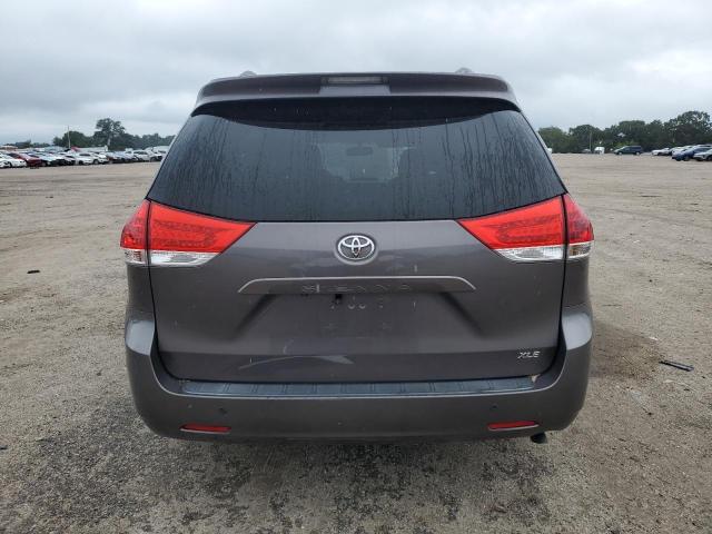 Photo 6 from auction – 2014 TOYOTA SIENNA XLE with VIN 5TDYK3DCXES501839