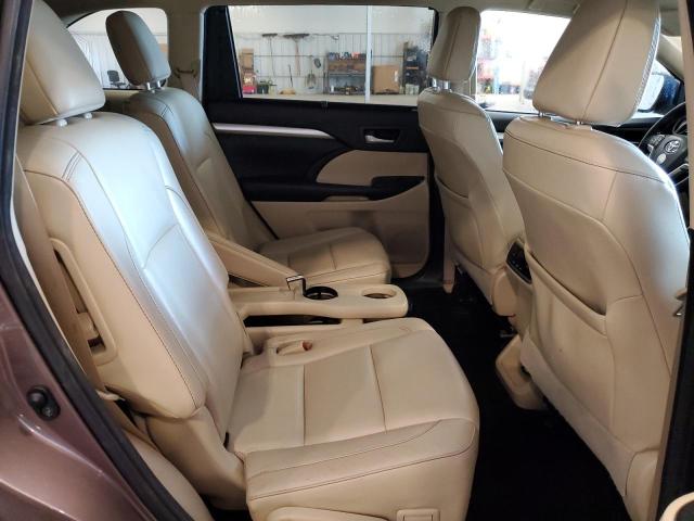 Photo 11 from auction – 2017 TOYOTA HIGHLANDER with VIN 5TDJZRFH1HS392927