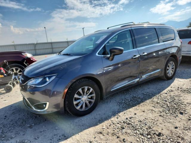 CHRYSLER PACIFICA TOURING L 2017 with VIN 2C4RC1BG4HR526406 - Photo from auction