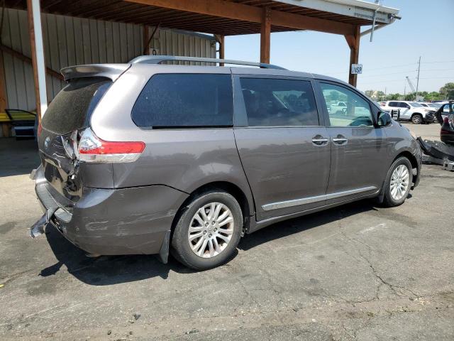 Photo 3 from auction – 2012 TOYOTA SIENNA XLE with VIN 5TDYK3DC6CS266868