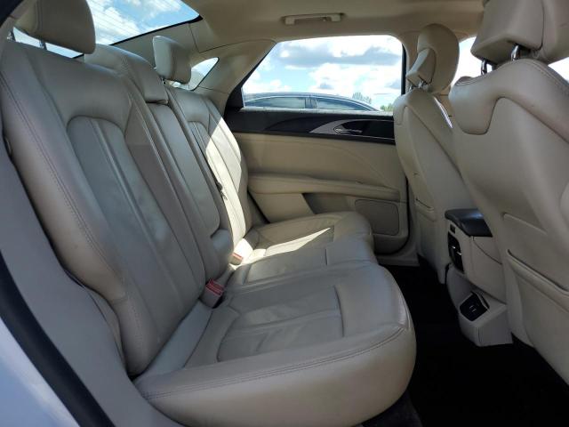 Photo 10 from auction – 2017 LINCOLN MKZ RESERV with VIN 3LN6L5F97HR658877