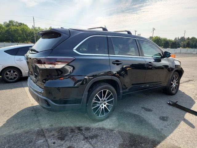 Photo 3 from auction – 2017 TOYOTA HIGHLANDER SE with VIN 5TDJZRFH3HS361064
