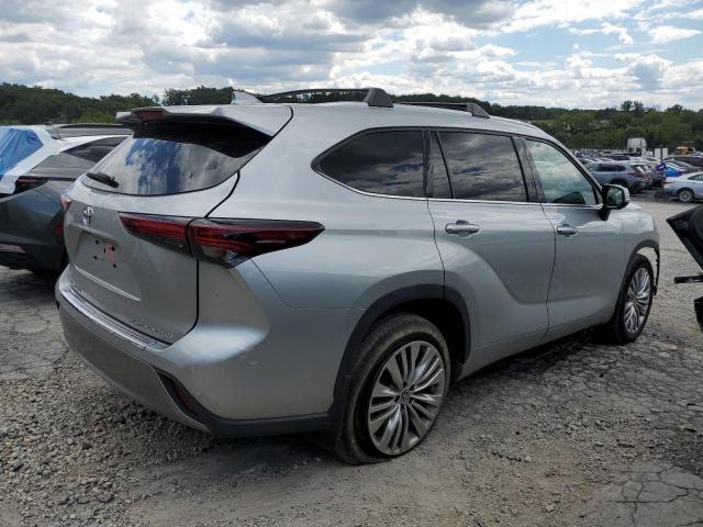 Photo 3 from auction – 2024 TOYOTA HIGHLANDER with VIN 5TDKDRBH9RS556791