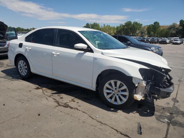 Photo 4 from auction – 2014 VOLKSWAGEN PASSAT S with VIN 1VWAS7A31EC064213