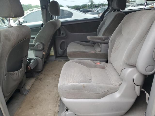 Photo 11 from auction – 2004 TOYOTA SIENNA CE with VIN 5TDZA23C04S151297