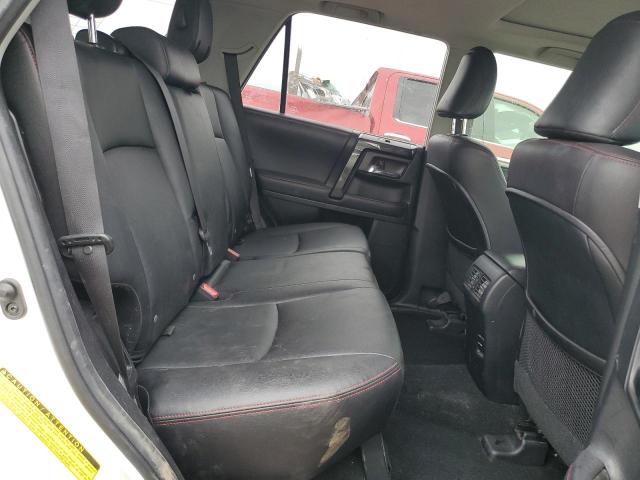 Photo 11 from auction – 2018 TOYOTA 4RUNNER SR with VIN JTEBU5JR1J5564926