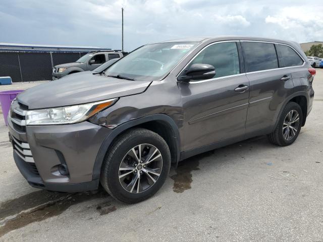 TOYOTA HIGHLANDER 2019 with VIN 5TDBZRFH4KS931262 - Photo from auction