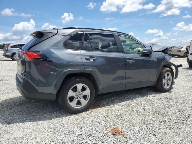 Photo 3 from auction – 2021 TOYOTA RAV4 XLE with VIN JTMP1RFV2MD075879