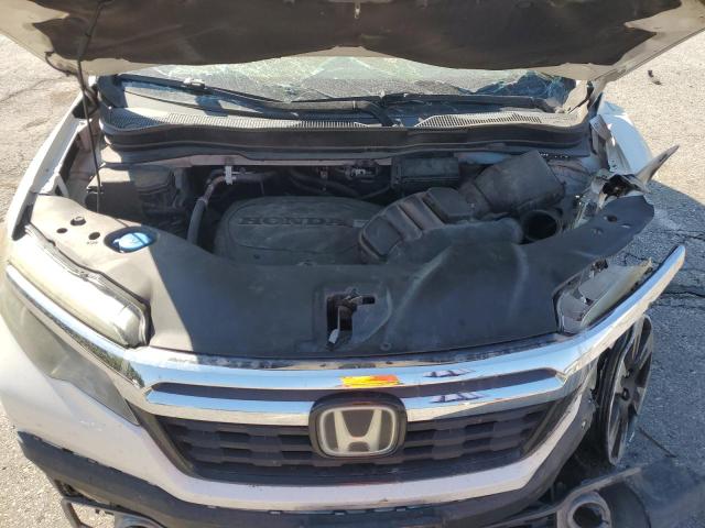 Photo 11 from auction – 2017 HONDA RIDGELINE with VIN 5FPYK3F71HB034892