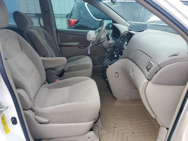 Photo 7 from auction – 2010 TOYOTA SIENNA CE with VIN 5TDKK4CCXAS323549