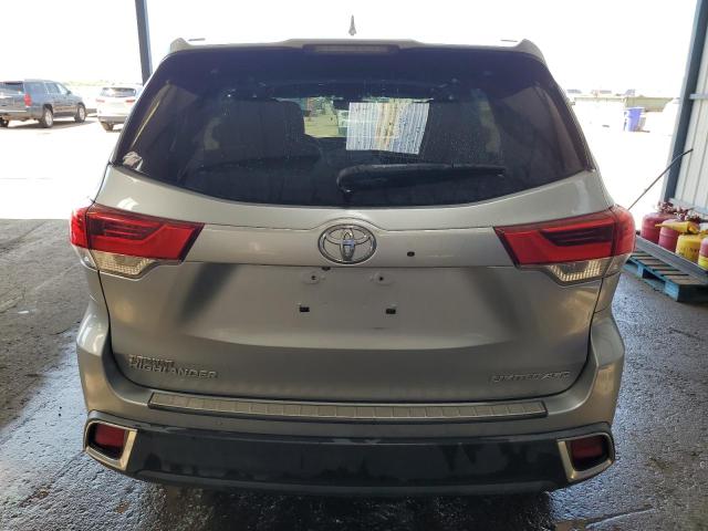 Photo 6 from auction – 2018 TOYOTA HIGHLANDER with VIN 5TDDZRFH7JS812287