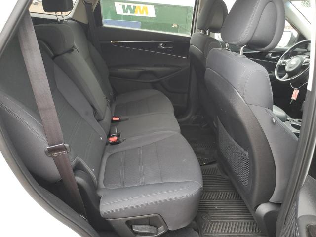 Photo 11 from auction – 2016 KIA SORENTO LX with VIN 5XYPGDA35GG003975