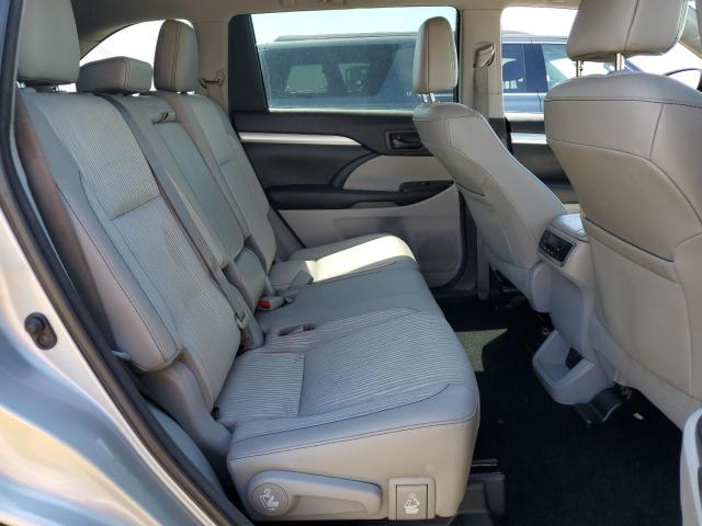Photo 11 from auction – 2017 TOYOTA HIGHLANDER with VIN 5TDBZRFH3HS397695
