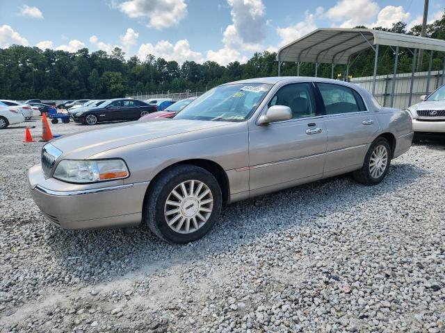 LINCOLN TOWN CAR E 2003 with VIN 1LNHM81W93Y692575 - Photo from auction