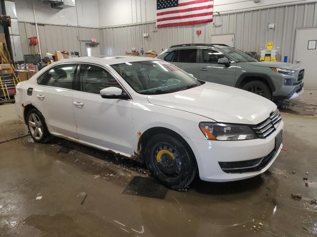 Photo 4 from auction – 2013 VOLKSWAGEN PASSAT with VIN 1VWBP7A35DC033227