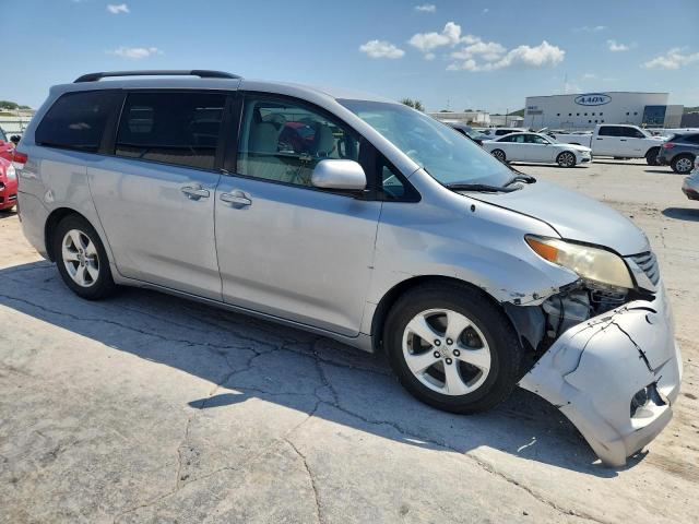 Photo 4 from auction – 2014 TOYOTA SIENNA LE with VIN 5TDKK3DC3ES451405