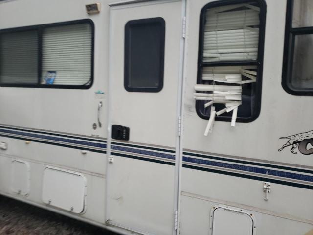 Photo 9 from auction – 2000 WORKHORSE CUSTOM CHASSIS MOTORHOME with VIN 5B4LP37J7Y3319436