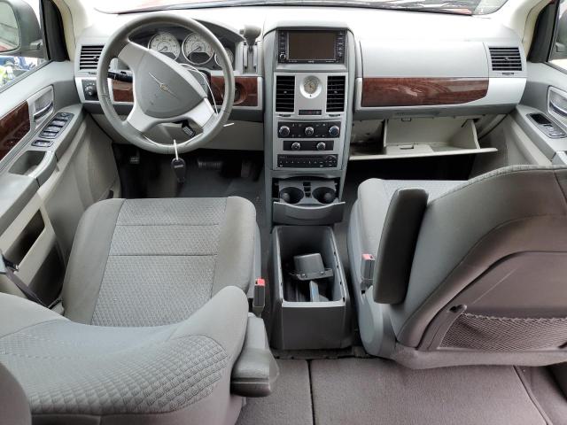 Photo 8 from auction – 2010 CHRYSLER TOWN & COU with VIN 2A4RR5D1XAR250537
