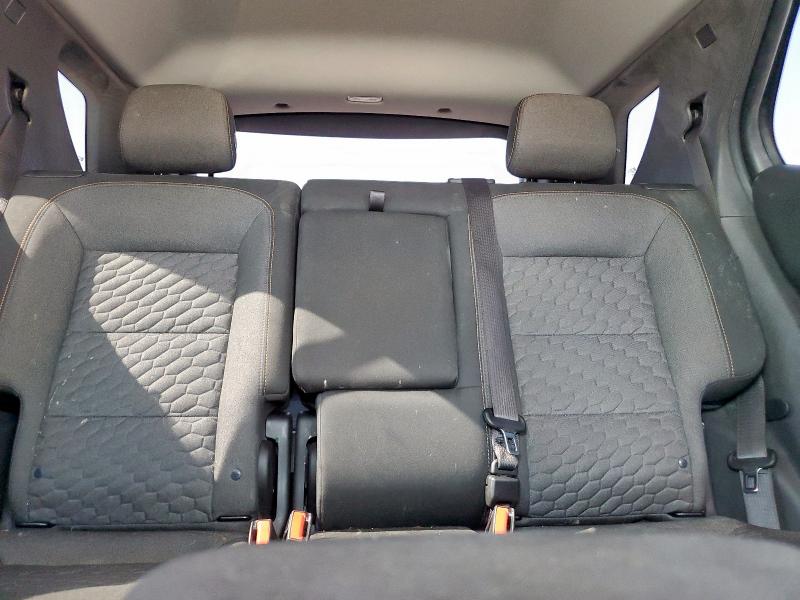Photo 10 from auction – 2019 CHEVROLET EQUINOX LT with VIN 3GNAXKEV4KL243453