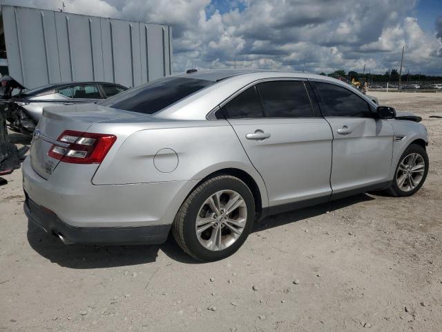 Foto 3 de la subasta – 2018 FORD TAURUS SEL con VIN 1FAHP2E88JG138439